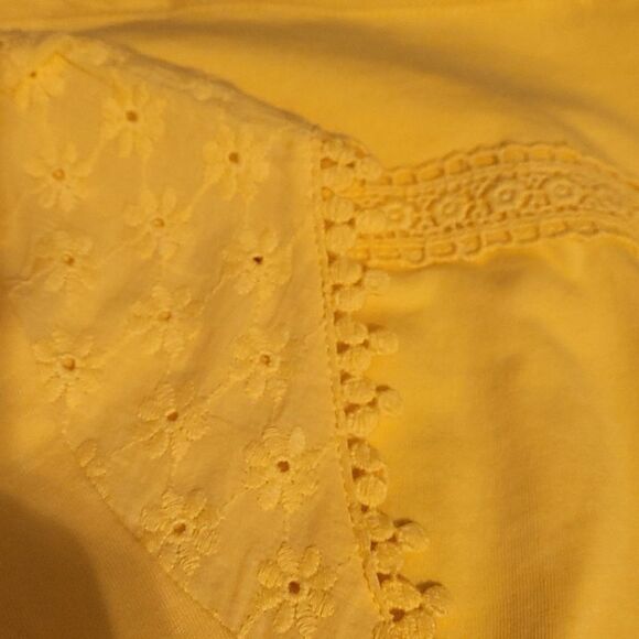 Kim Roger's yellow embroidered top - Picture 5 of 7